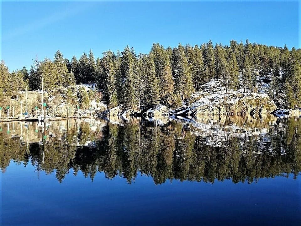 Famous Tubs Hill 
only 0.9 of a mile away.