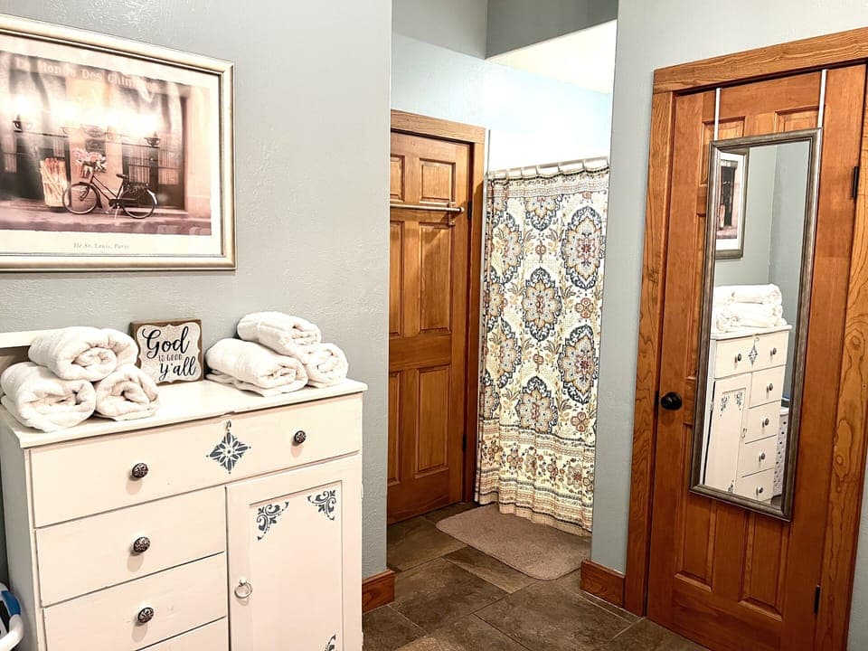 Large Downstairs Bathroom 1 