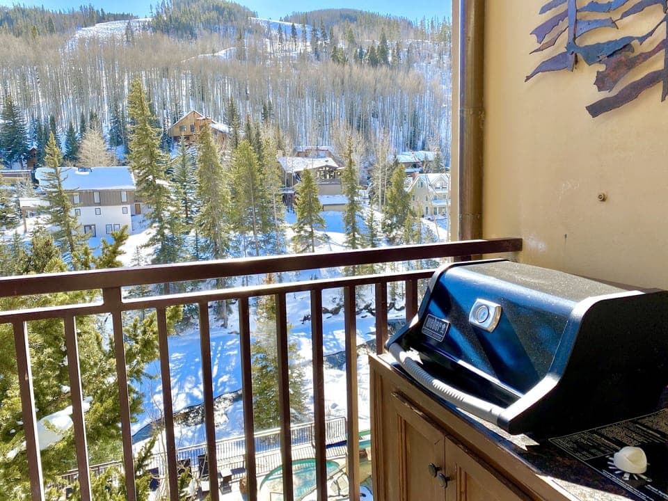 Private balcony gas grill
