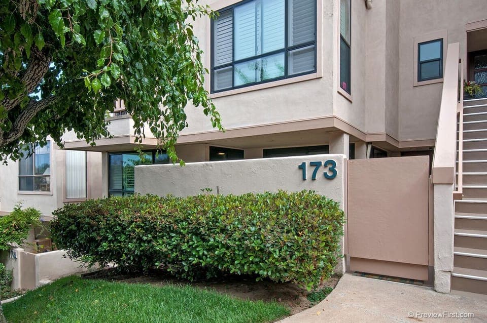 Private Easy access entry way