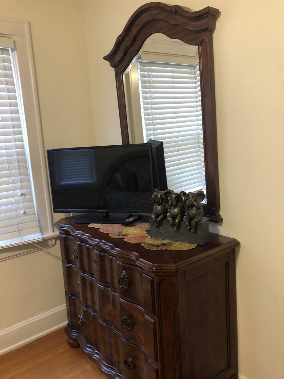 Smart TV in first floor bedroom.
 Closet+drawer space, mirror on closet door.
