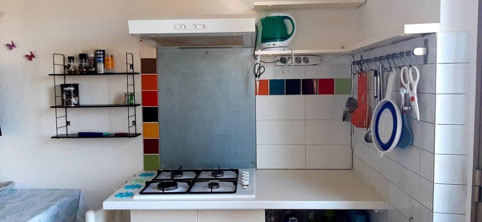 Kitchen with everything you need to make a meal.