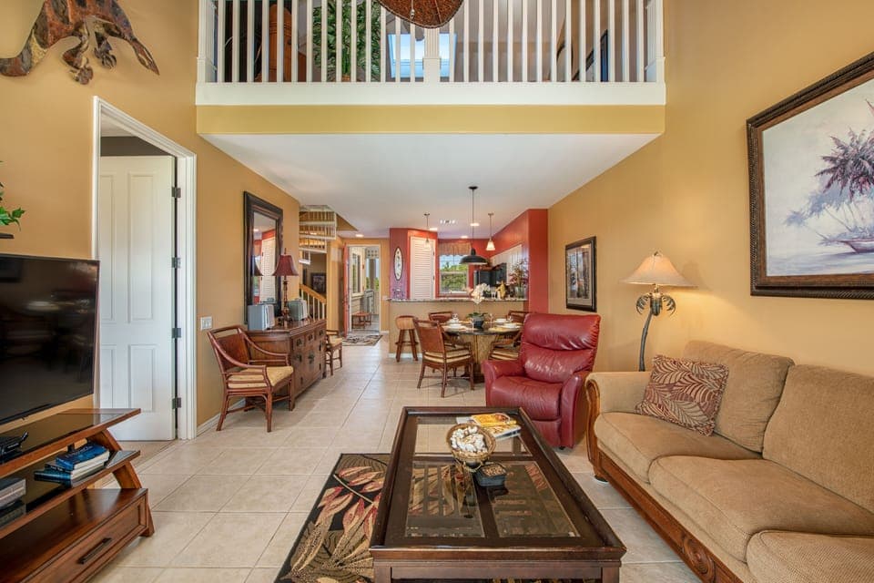 Island breezes blow though1250sq ft 
 newly updated space.