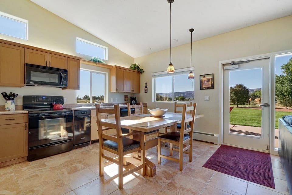 Cook, dine, and entertain in this stylish and functional kitchen.