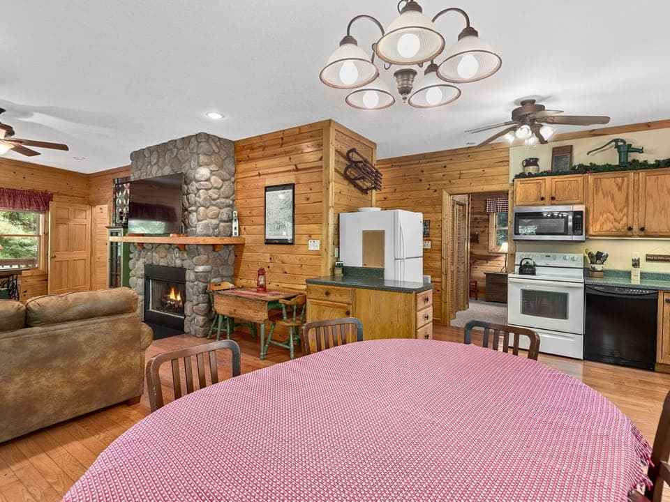 living, dining, & kitchen