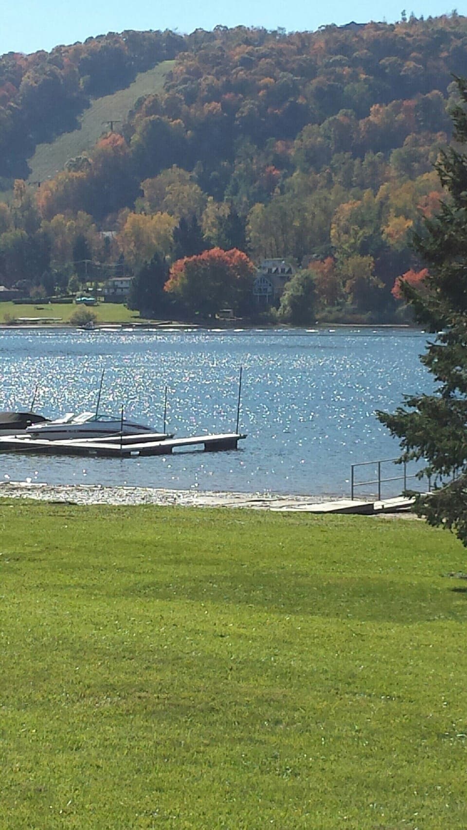 Sunplace lakefront park for residents and guests 