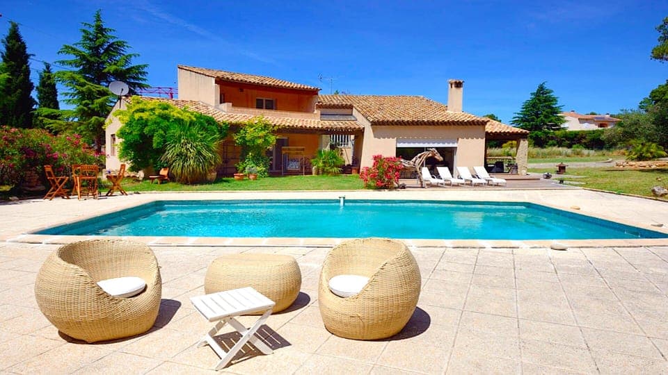 Villa Cicada - Your private swimming pool with large deck area & sun chaises