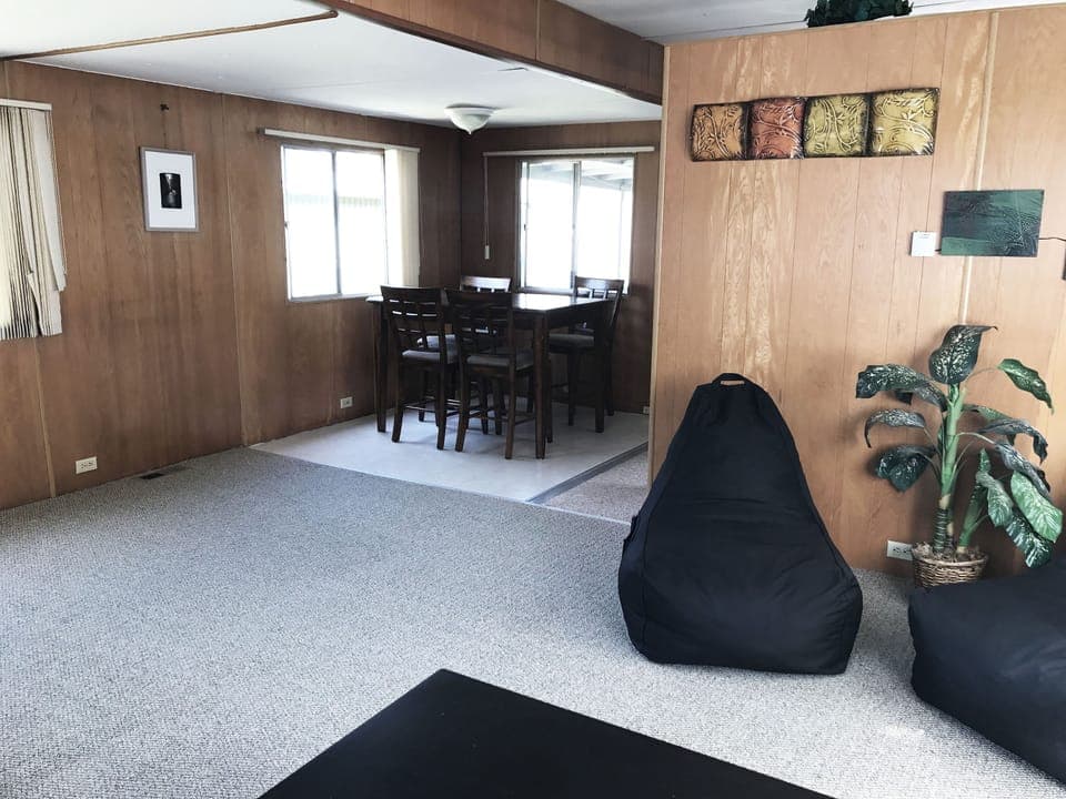 Dining seats 4 comfortably