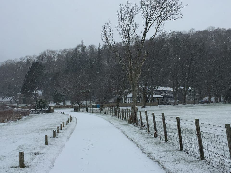 Winter in Ardrhu. Driveway into Ardrhu.
