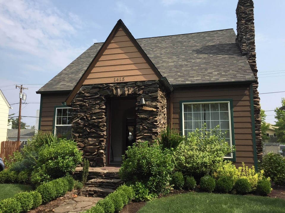 Front of Jefferson Garden Cottage.  