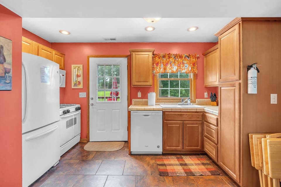 Full Kitchen