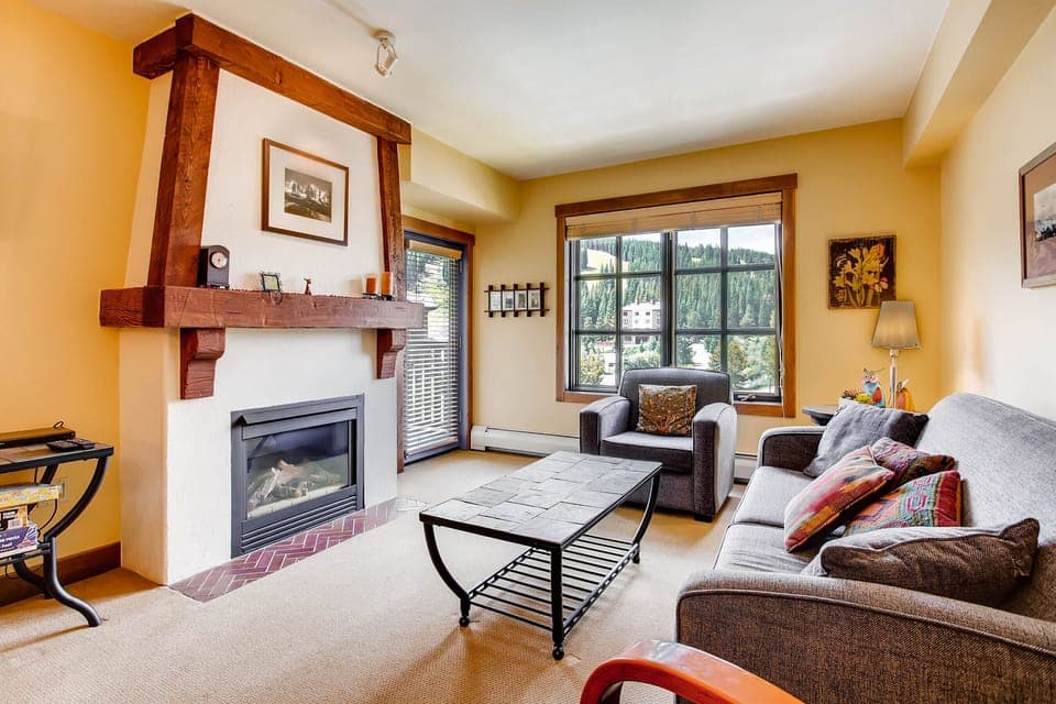 Beautiful living room with Mountain views
