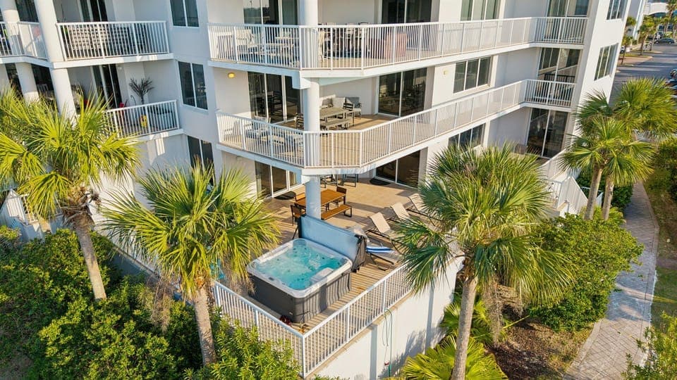 This is our private balcony with Hot Tub and gas grill