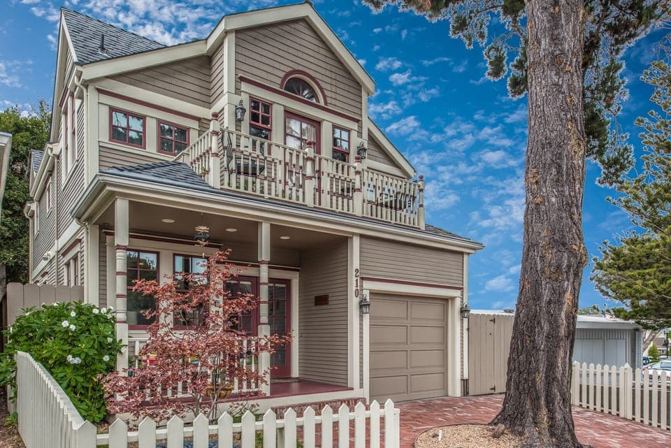 Welcome to "La Gloria Cottage by the Sea"!