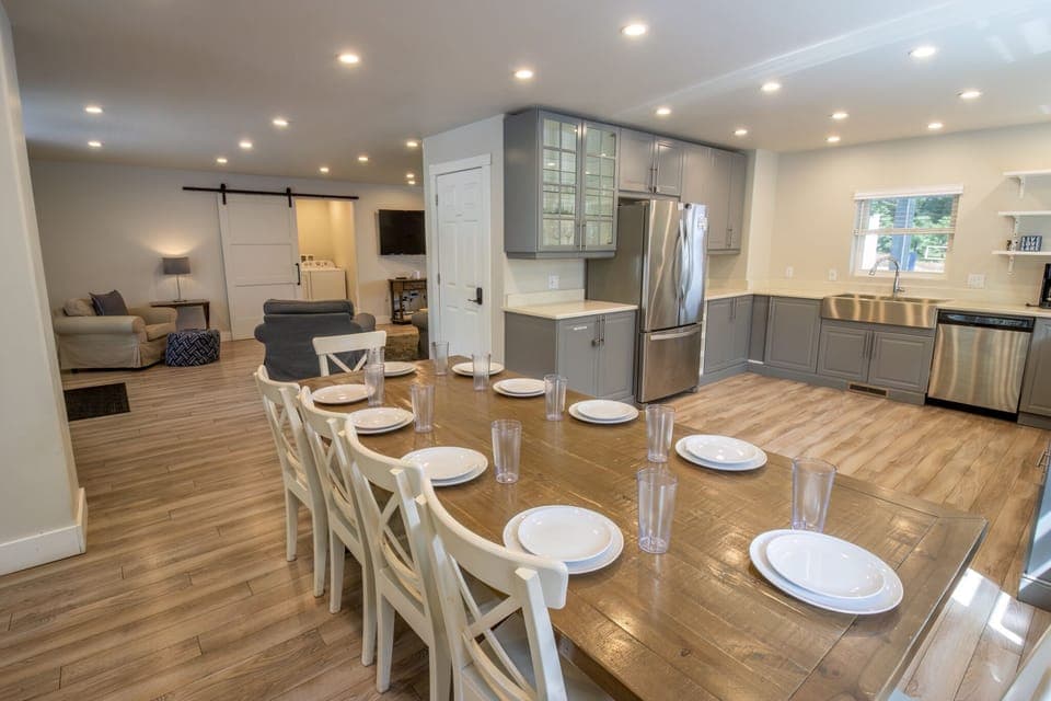 Main Level | Dining | Living Room