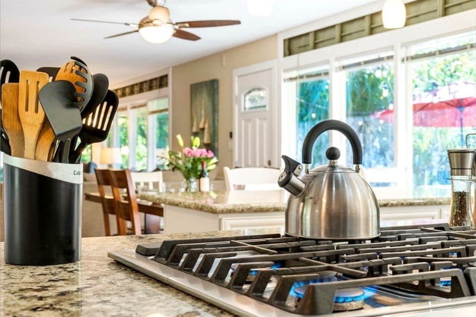 Gas oven and stove top!