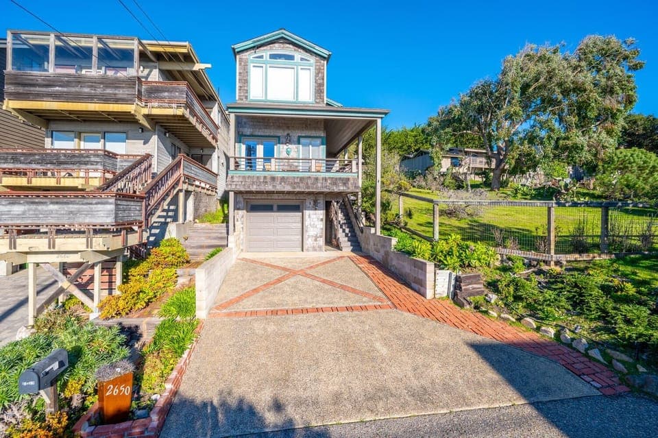 Front of the house - The Crow's Nest!