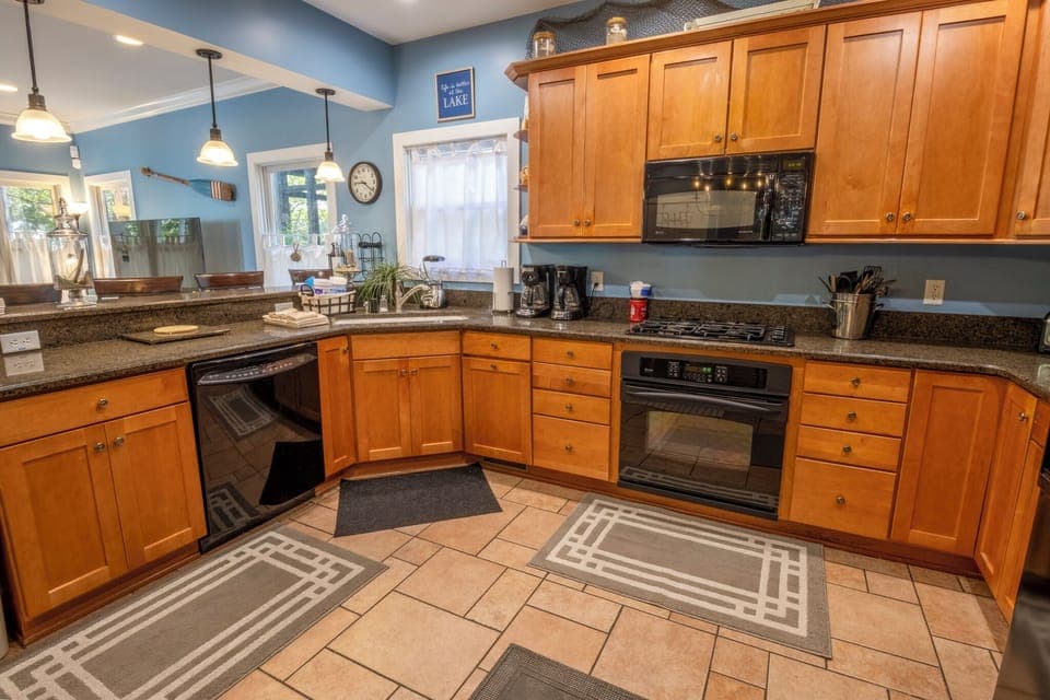 Main Level | Kitchen