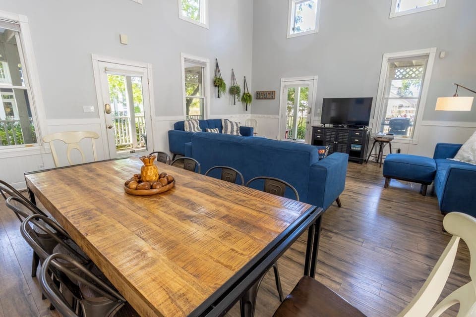 Main Level | Living Room | Dining