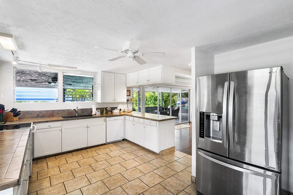 Fully Equipped Kitchen!