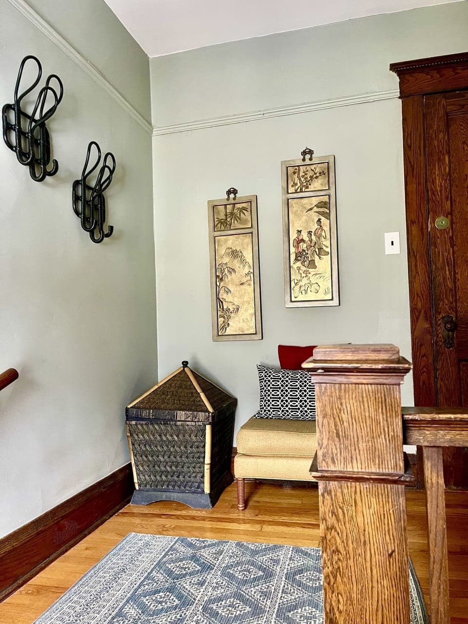 Private entryway with coats racks/seating. The outdoor entrance is also private.