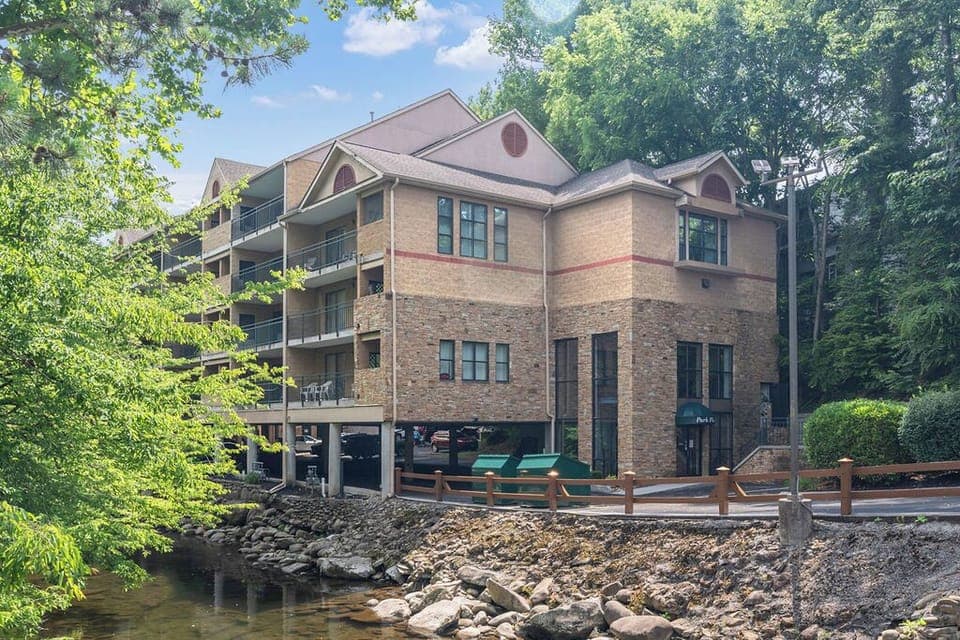 so peaceful beside the river