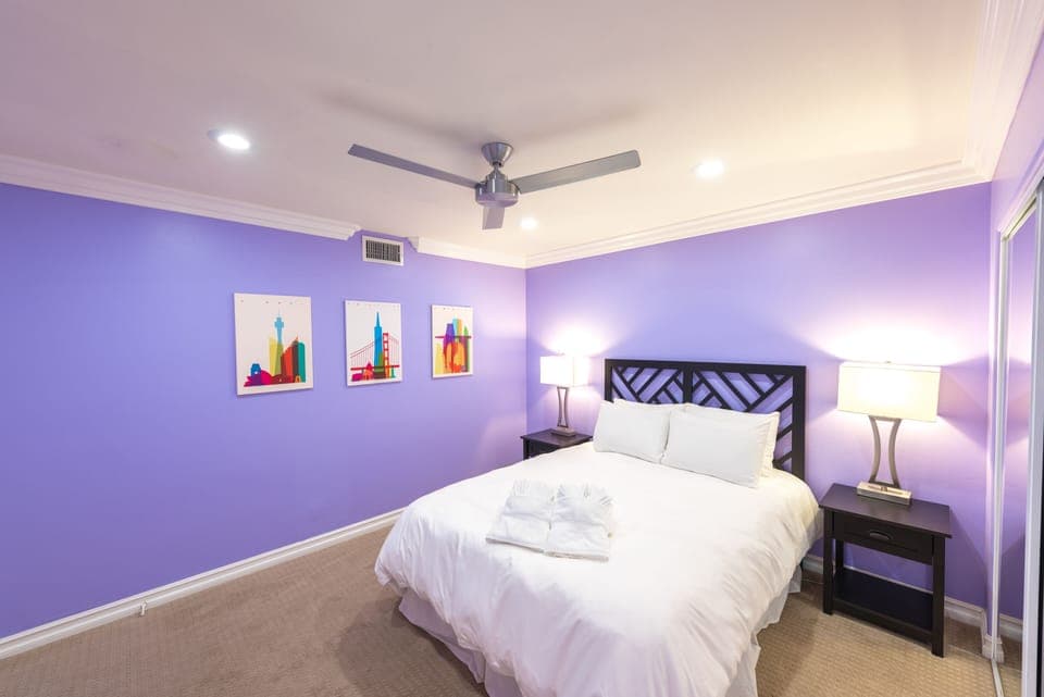 Guest Room with Queen Bed