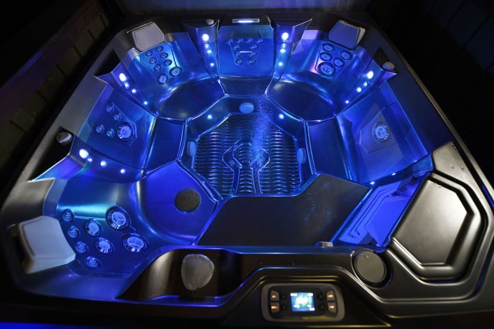 New Hottub for 2021/2022 Ski Season