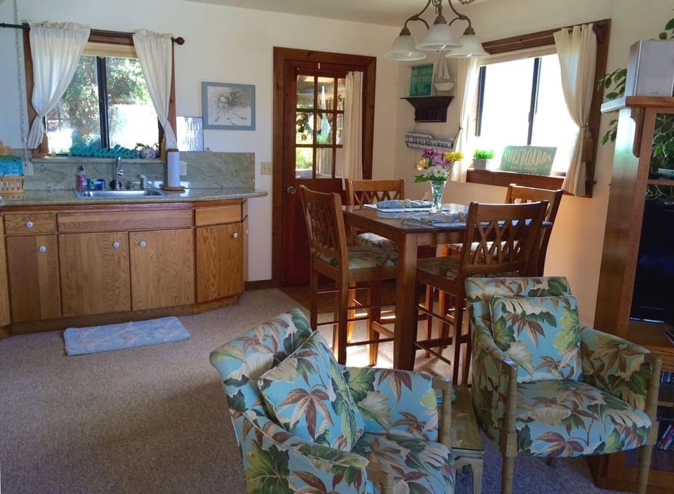 Kitchen and dining area