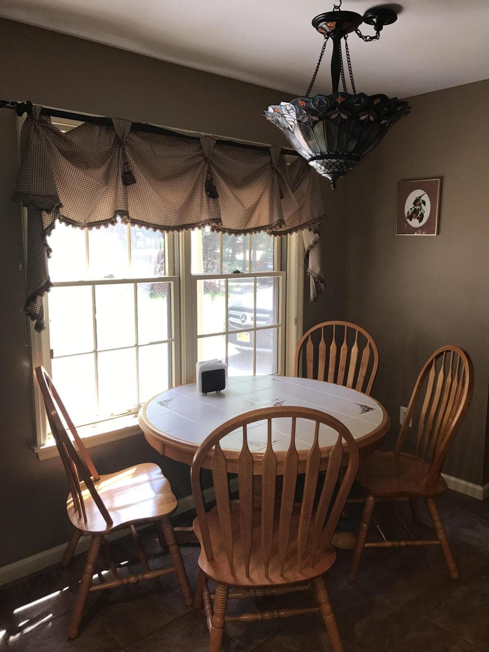 Table for 4 or 6