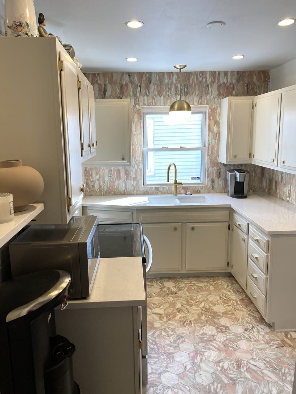 Beautiful kitchen with new Norwegian pink quartz! 