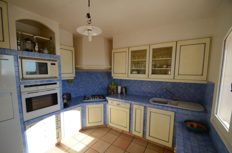 Kitchen - fully equipped with all appliances
