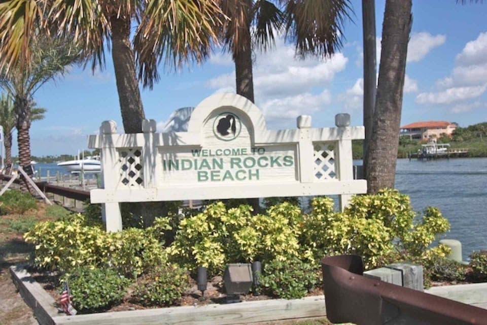 Happy Fiddler-2 Bedroom/2 Bathroom Master Suite Oceanfront Condominium-Indian Rocks Beach, FL
