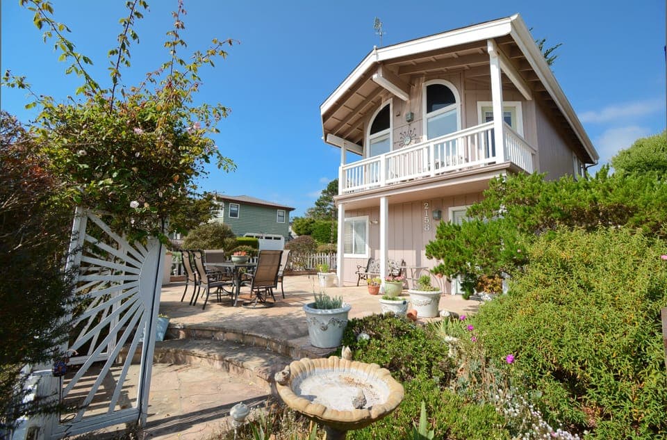 Front view of the home.