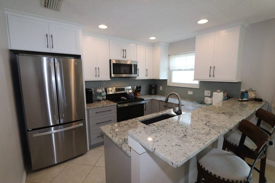 Updated Kitchen with All the Coveniences of Home!