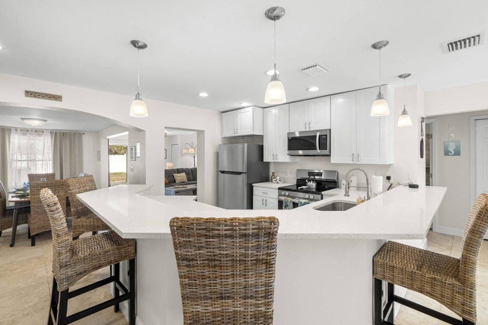 Wrap-Around Breakfast Bar for Additional Seating