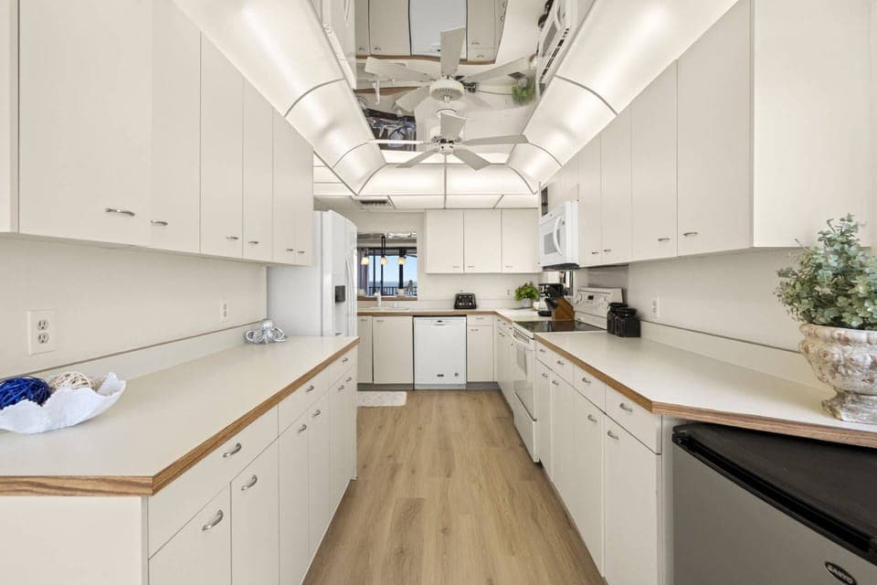 Galley Style Fully Equipped Kitchen