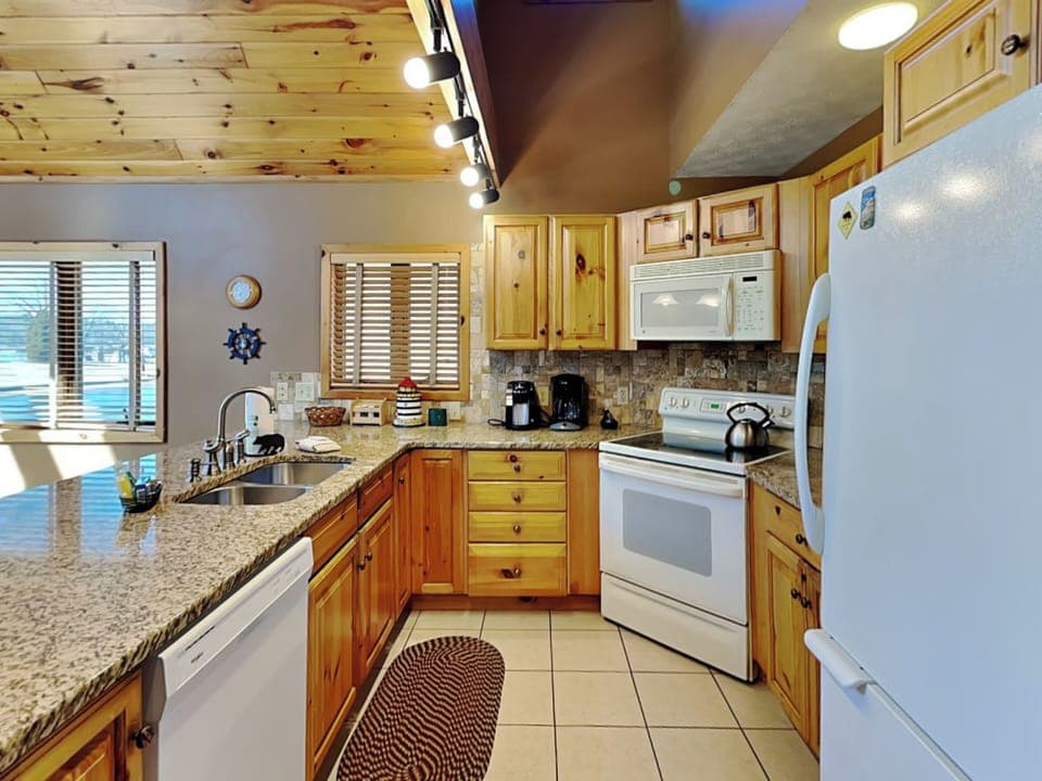 Full Kitchen