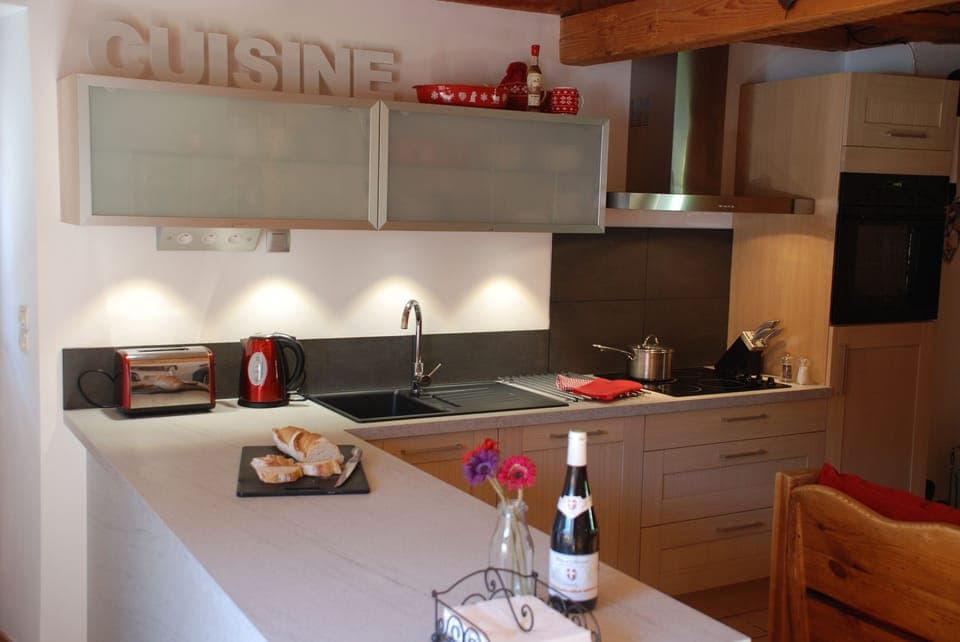 New fully equipped kitchen