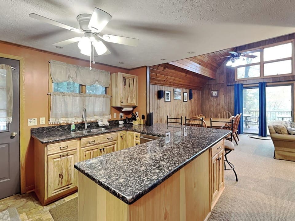 Full Kitchen