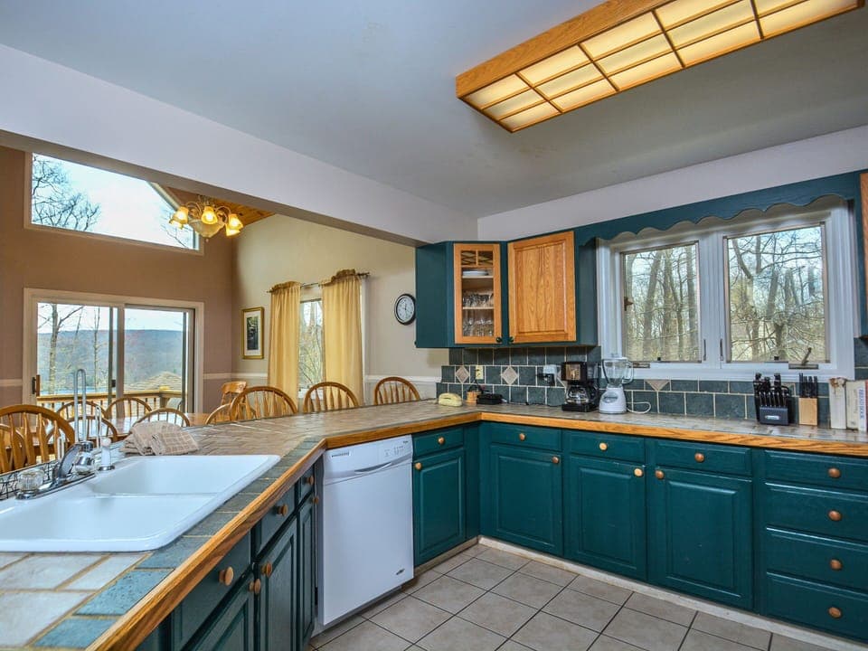 Full Kitchen