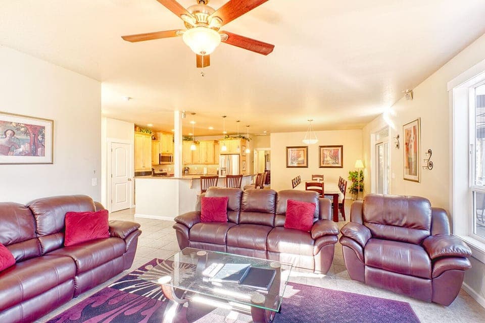 Pleanty of seating for spending time with family in the living room