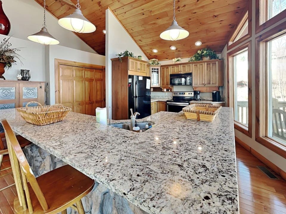 Full Kitchen