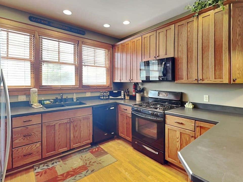 Full Kitchen