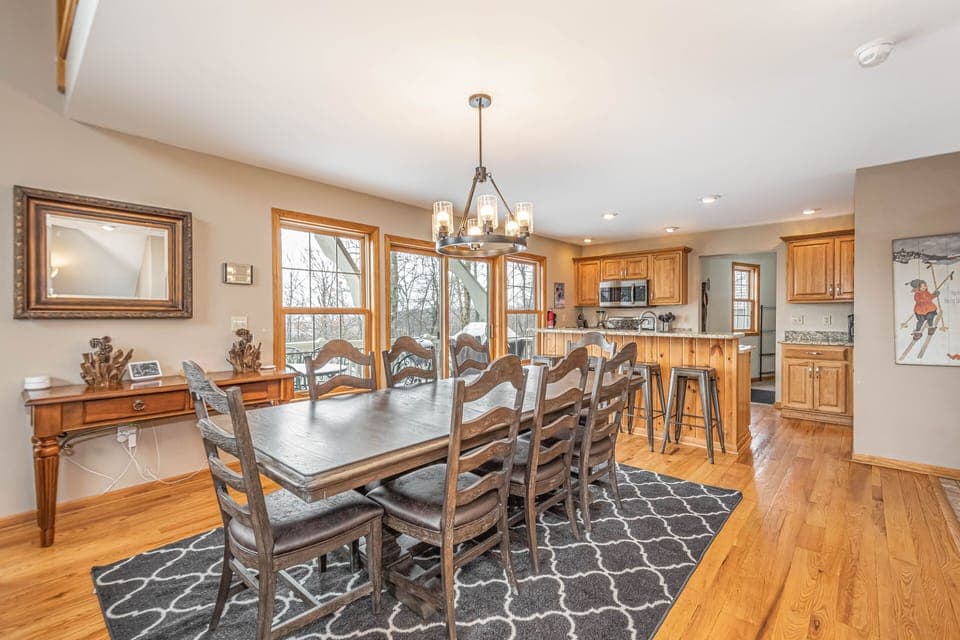 Dining Room - Seating for 8