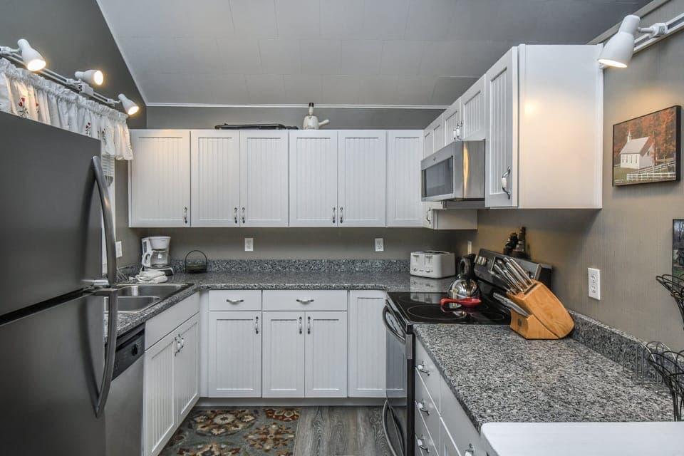 Full Kitchen