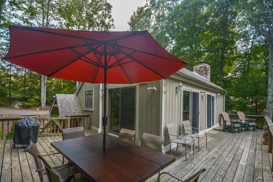 Alfresco Dining on the Deck
