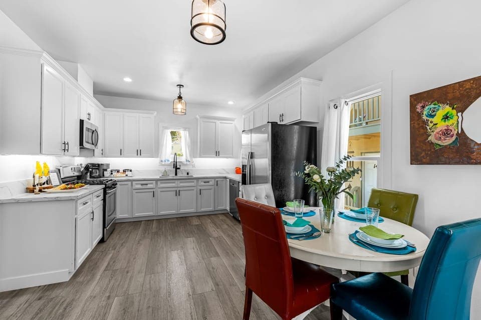 Dining Table Can be Expanded to Seat Six
