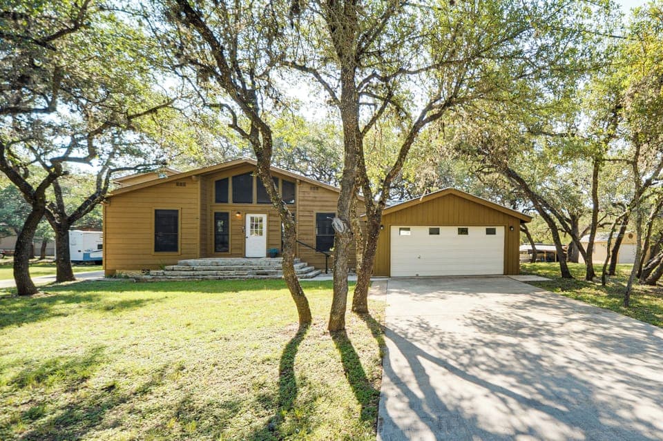 Canyon Lake Vacation Rental | 3BR | 3BA | 2,000 Sq Ft | Stairs Required