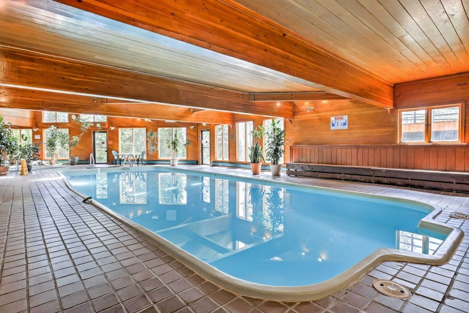 Silverthorne Vacation Rental | 2BR | 2BA | 888 Sq Ft | Stairs to Enter